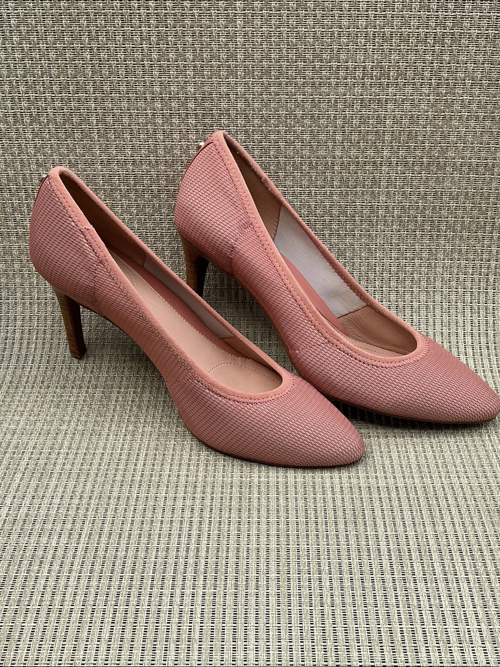 Taryn Rose Textured Pumps in Dusty Rose